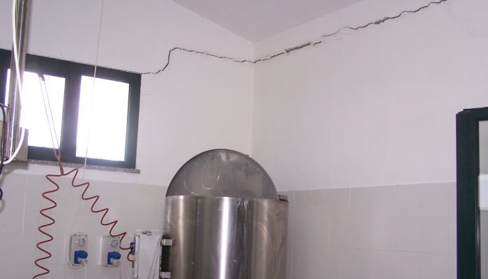 como reparar grietas en paredes